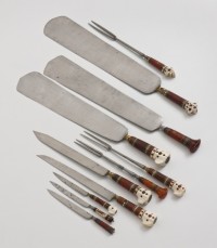 Messer aus einem Vorlege- und Tranchierbesteckset mit Griffen aus Bernstein und Elfenbein, Ende 16. Jahrhundert