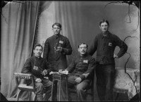 Vier französische Kriegsgefangene, u.a. Gaston Charnaud und Charles Fallenot