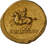 Aureus des Augustus mit Darstellung eines Reiterstandbildes